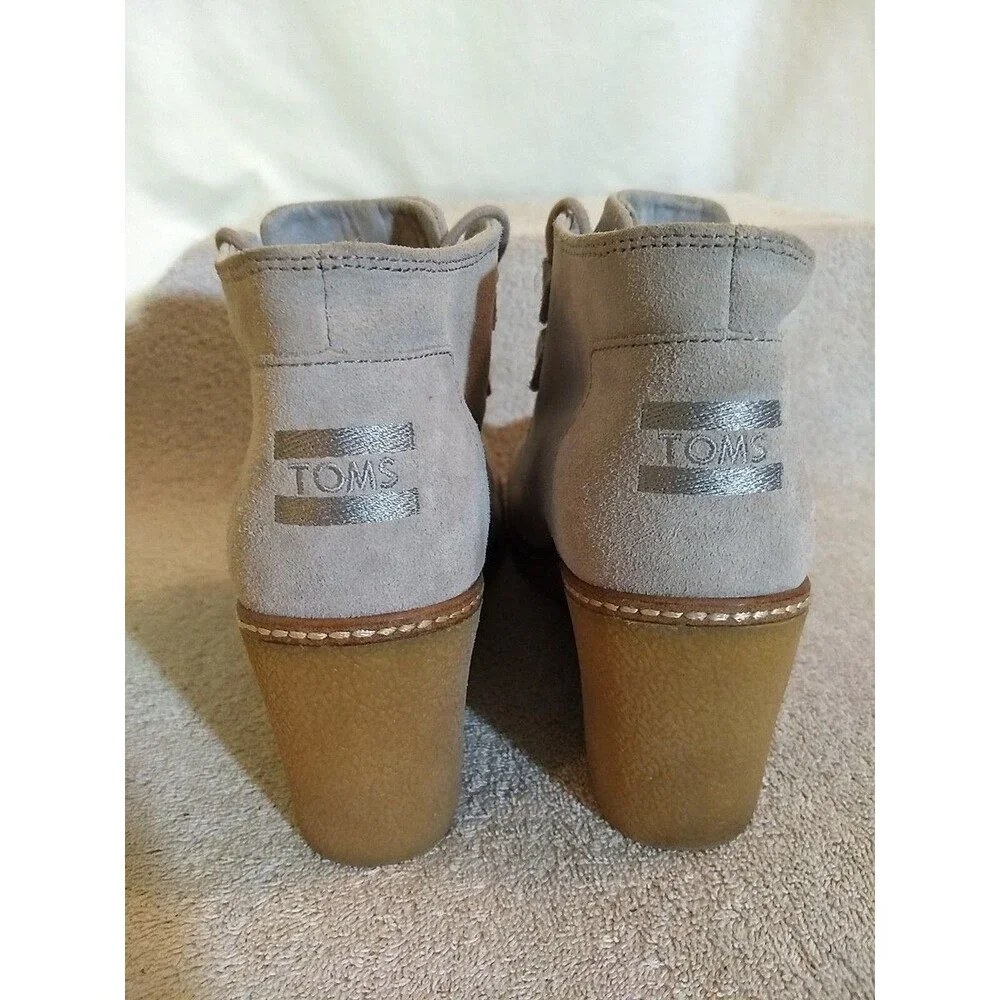 Tom's Women's Suede Wedge Lace Up Ankle Booties Gray Taupe Size W 9 Edgy